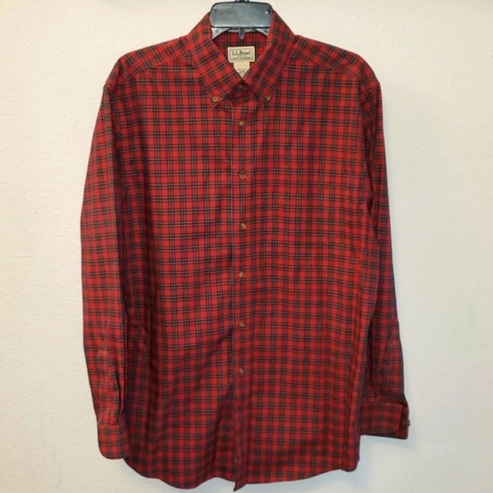 LL Bean 100% cotton Medium men's traditional fit button down long sleeve shirt